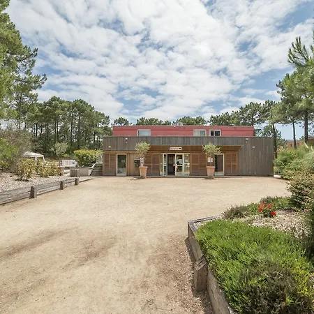 Pierre And Les Grands Pins Hotel *