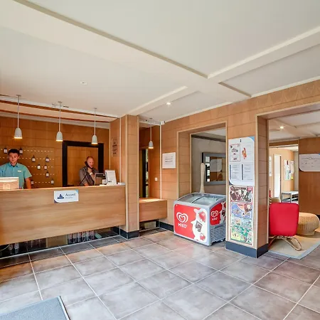 Pierre And Les Grands Pins Carcans