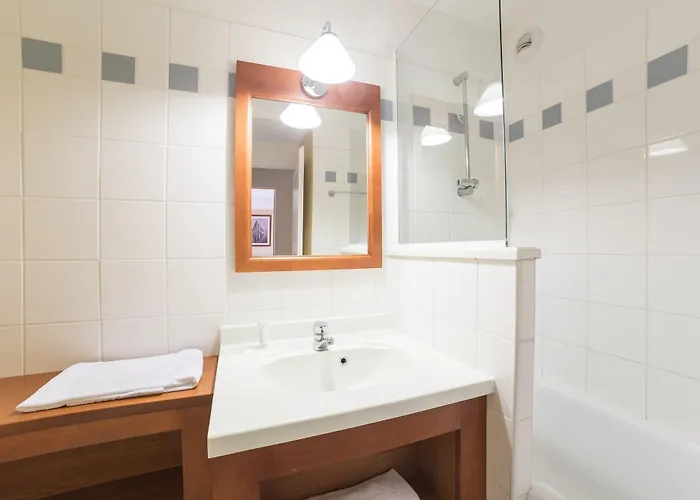 Pierre And Les Grands Pins