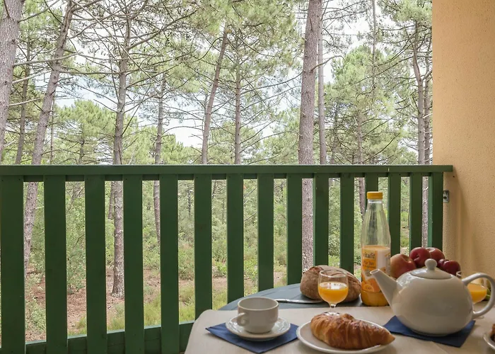 Pierre And Les Grands Pins Hotell *