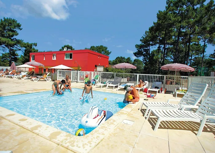 Hotell Pierre And Les Grands Pins