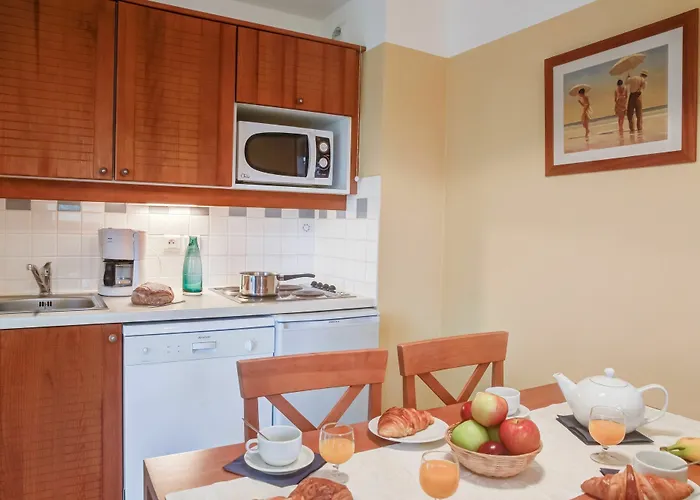 Pierre And Les Grands Pins Hotell *