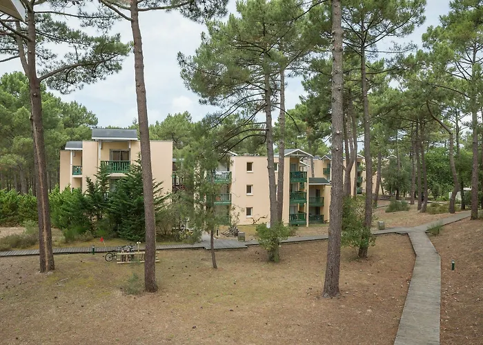 Hotell Pierre And Les Grands Pins *