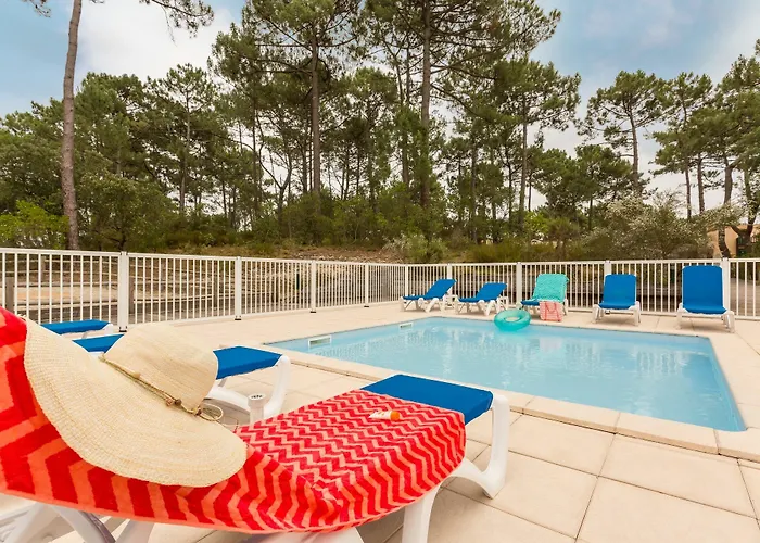 Pierre And Les Grands Pins