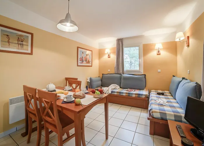 Pierre And Les Grands Pins * Carcans